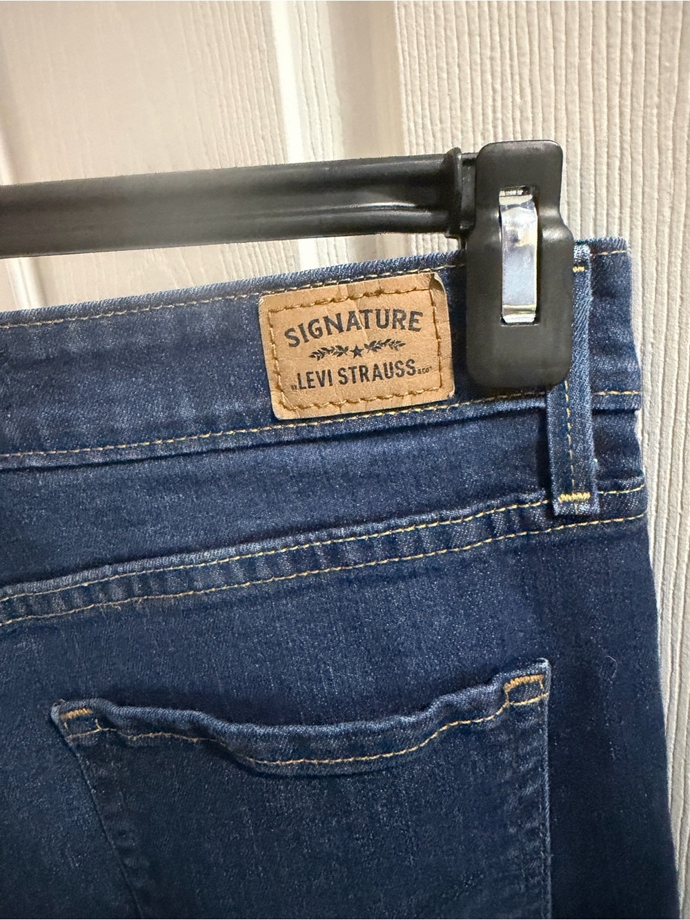 Signature by Levi Strauss Indigo Straight Leg Jeans